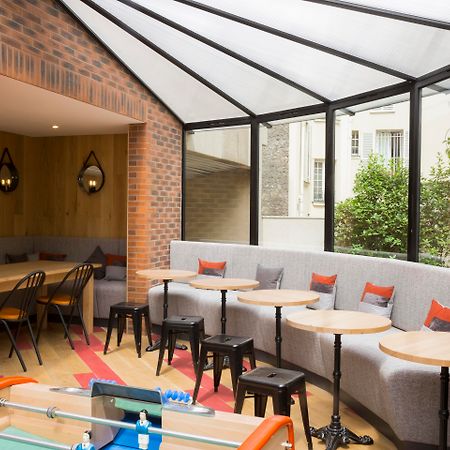 Hotel Izzy Иси-ле-Мулино Екстериор снимка