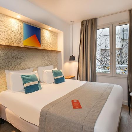 Hotel Izzy Иси-ле-Мулино Екстериор снимка