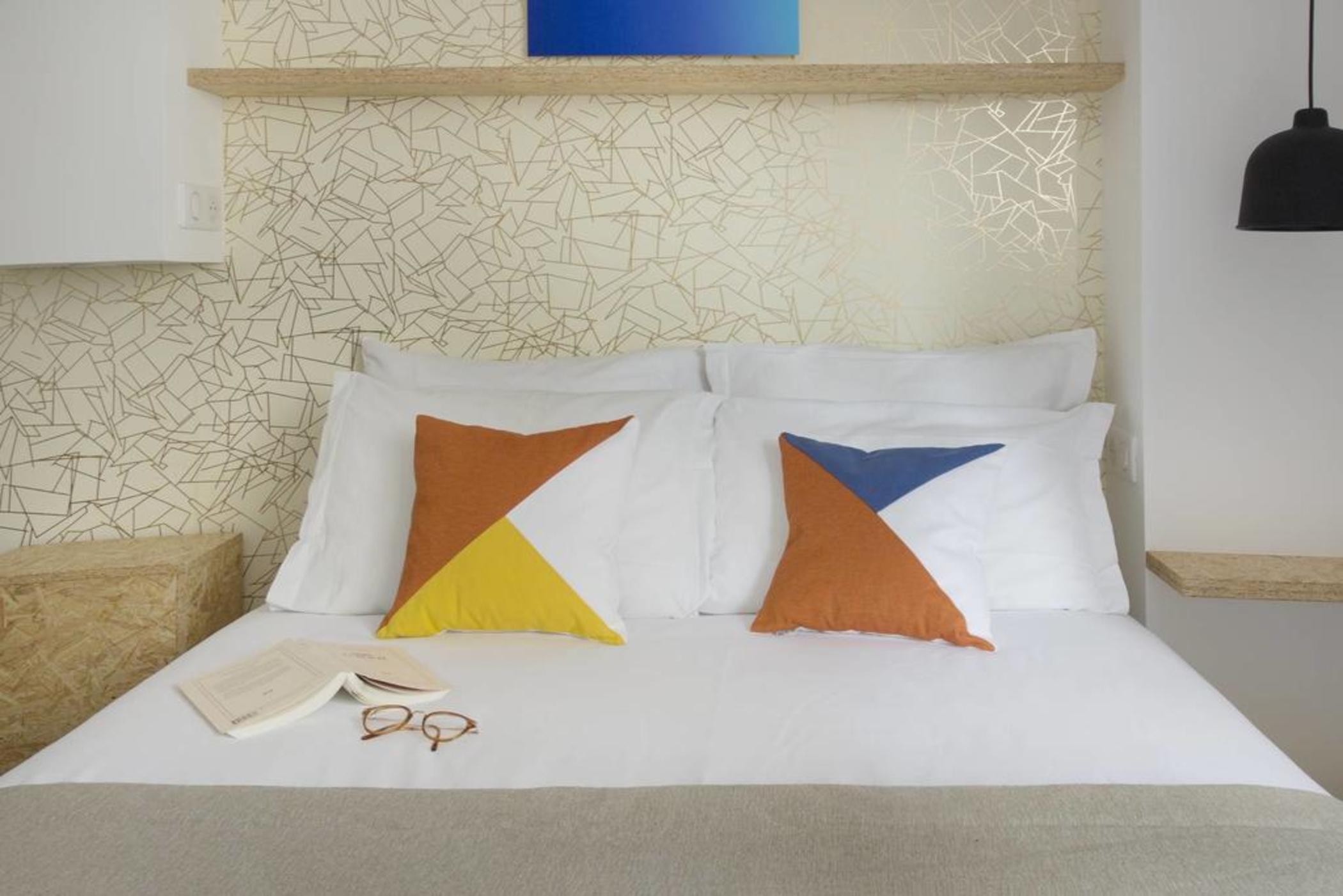 Hotel Izzy Иси-ле-Мулино Екстериор снимка