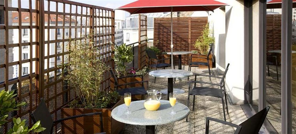 Hotel Izzy Иси-ле-Мулино Екстериор снимка